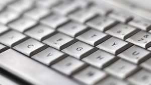 un-clavier-d-ordinateur-10870252ifcve_1713